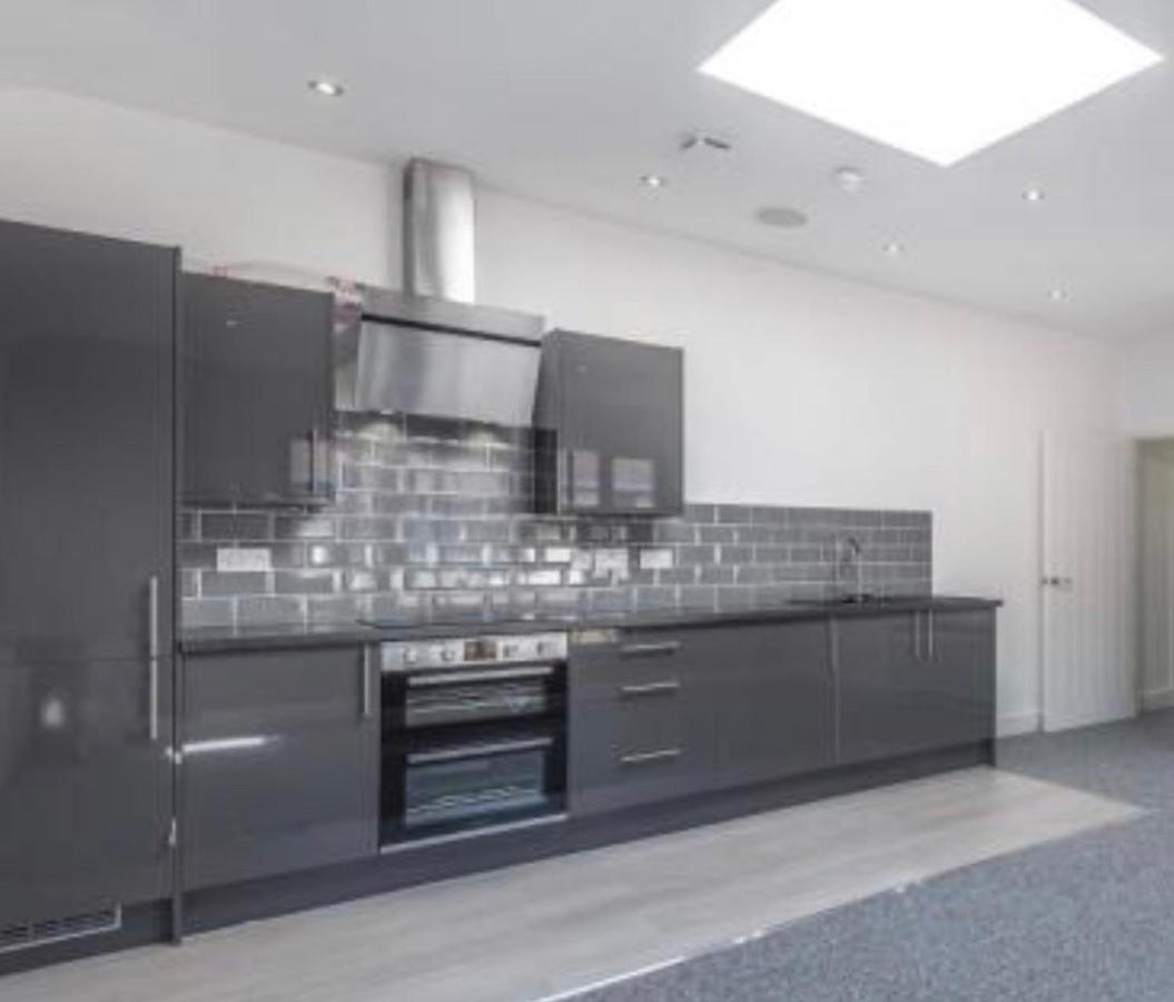 Premium Apartments Thatcham Broadway Экстерьер фото